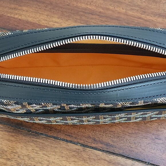 Cap Vertical PM Shoulder Bag Made With PVC and Leather. Previously Owned. - Picture 5 of 8